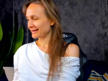 lillian_white1 cam model profile image